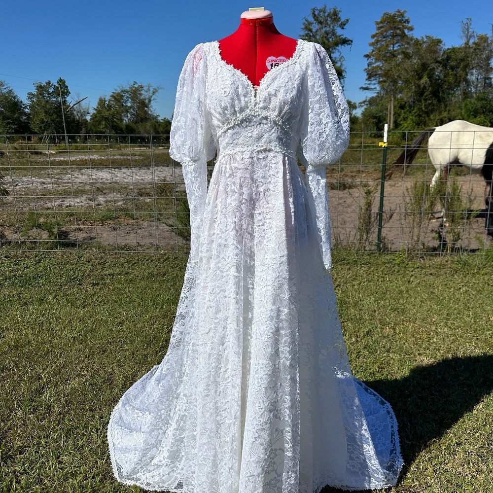 VINTAGE 1970s Restored Alfred Angelo White Wedding Dress w Lace Overlay & Train - Picture 2 of 16